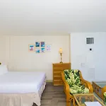Ilikai Marina 1495 City View Studio